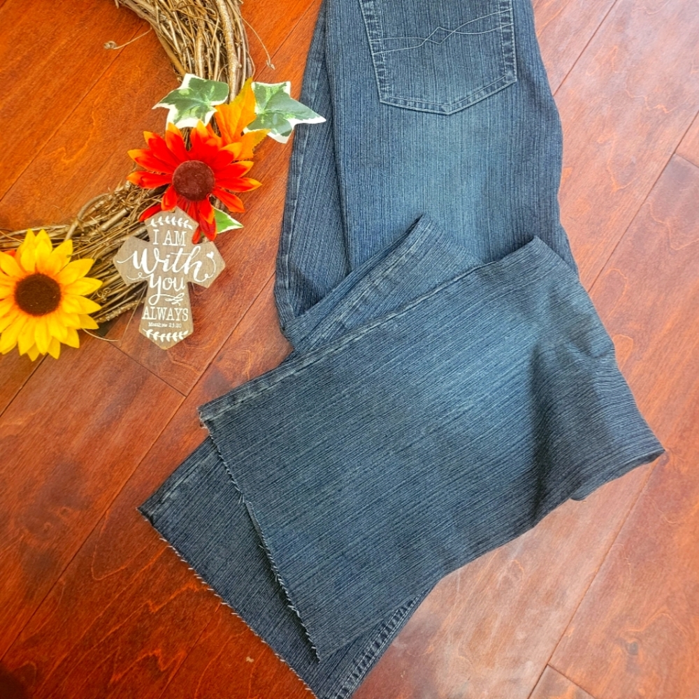 Low-rise jeans